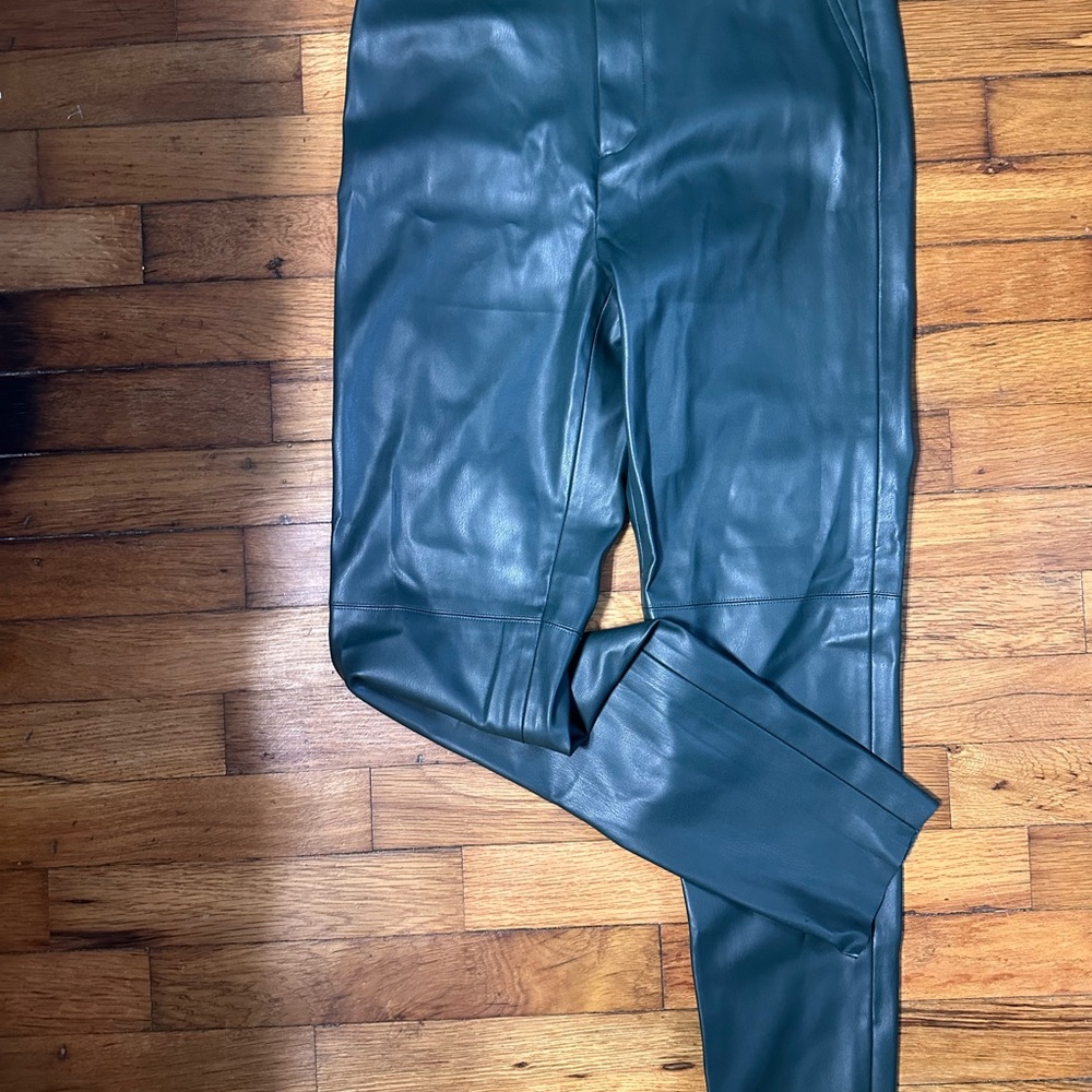 Zara Green Dress Pants High-Waisted faux leather pants NWT